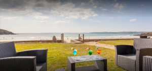 la plage du restaurant l'oasis