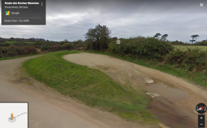 Le parking pour accéder au Gr34 des roches blanches
